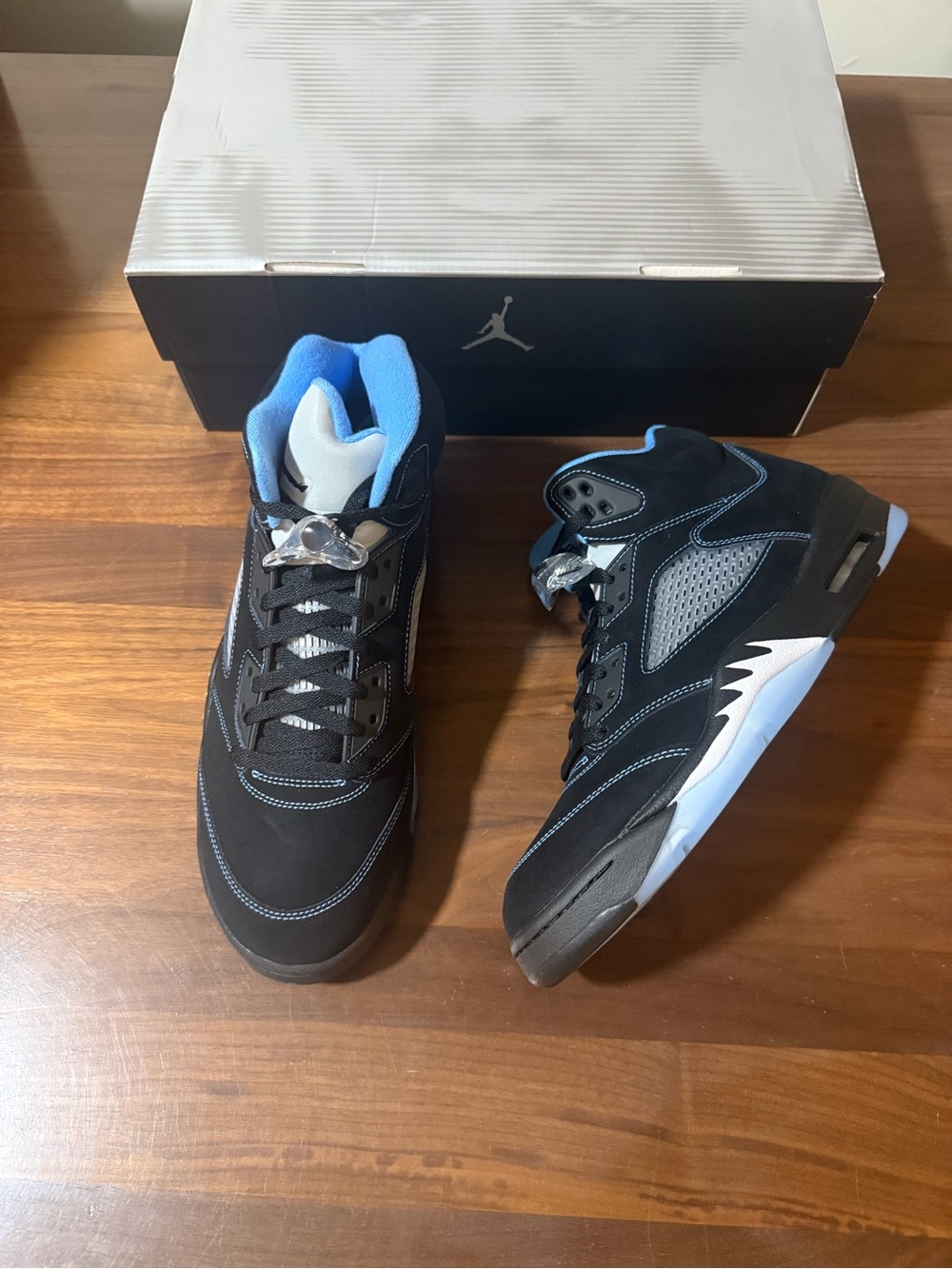 Nike AIR JORDAN 5 RETRO 'BLACK CAROLINA / UNC' 2026 (DD0587 008)